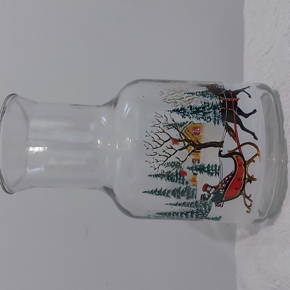 4 Vintage Winter themes mugs and carafe.  Perfect Condition.   Made in Canada - Picture 4 of 7